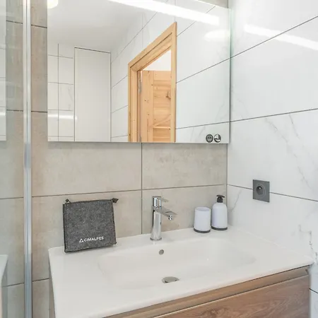 Daire De Standing 4 Pers, Vieil Alpe, Proche Centre Et Pistes, Parking Et Wifi Inclus - Fr-1-645-62 *
